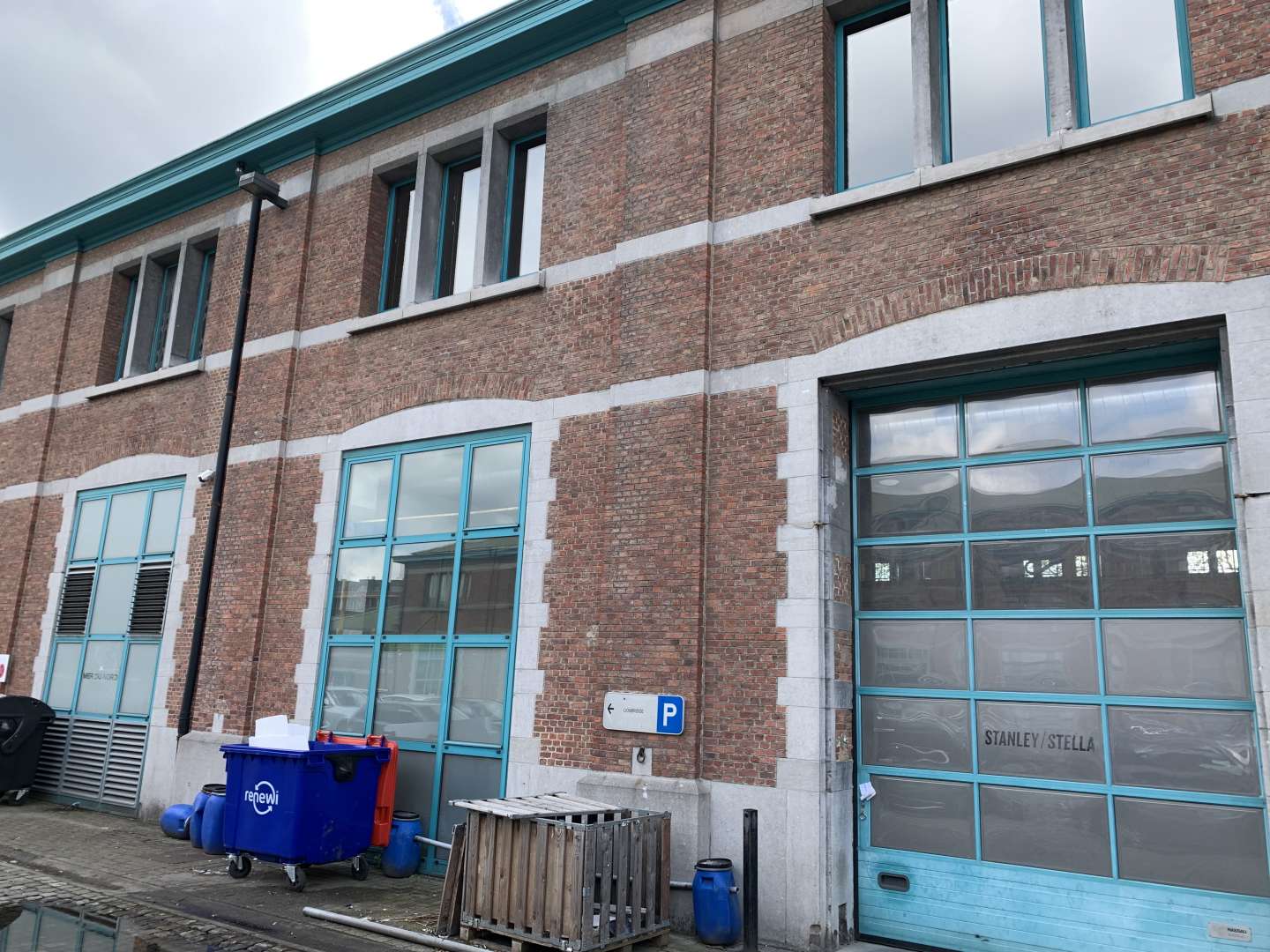 Immeuble mixte bureaux-polyvalent - for rent - 1040 Etterbeek